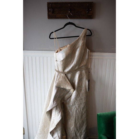 Mac Duggal One Shoulder Metallic Ruffled Evening Gown Dress 6 NEW - Picture 5 of 6